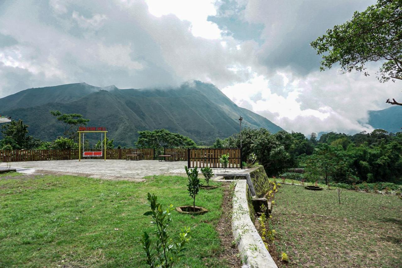 Rinjani Hill Hotel ซัมบาลัง ลาวัง ภายนอก รูปภาพ