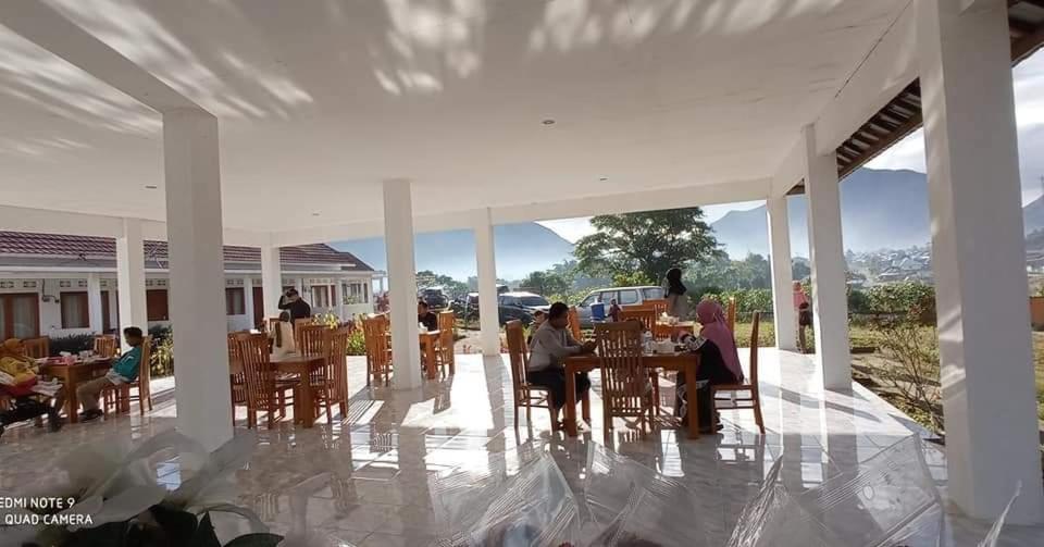 Rinjani Hill Hotel ซัมบาลัง ลาวัง ภายนอก รูปภาพ