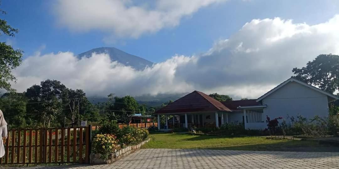 Rinjani Hill Hotel ซัมบาลัง ลาวัง ภายนอก รูปภาพ