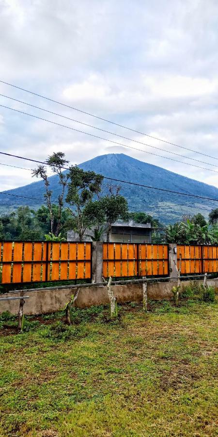 Rinjani Hill Hotel ซัมบาลัง ลาวัง ภายนอก รูปภาพ