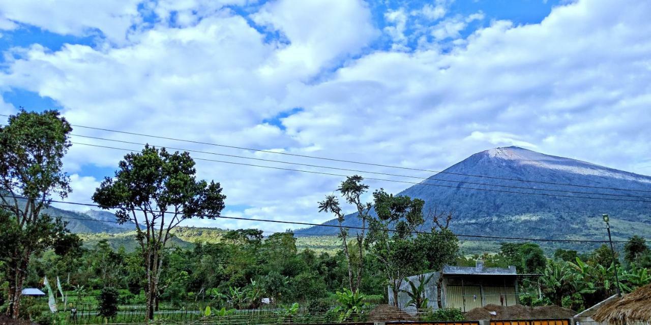 Rinjani Hill Hotel ซัมบาลัง ลาวัง ภายนอก รูปภาพ